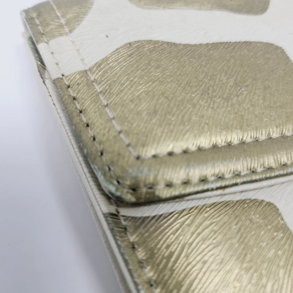 Women's Gold and Cream Faux Leather Tri-Fold Fashion Wallet (One Size)